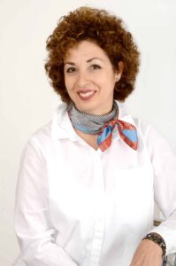 Иммиграционные рекомендации готовит Елена Королёва (Olena Korolova), лицензированный консультант Совета Иммиграционных Консультантов Канады ICCRC, номер лицензии R506242. Иммиграция в Канаду